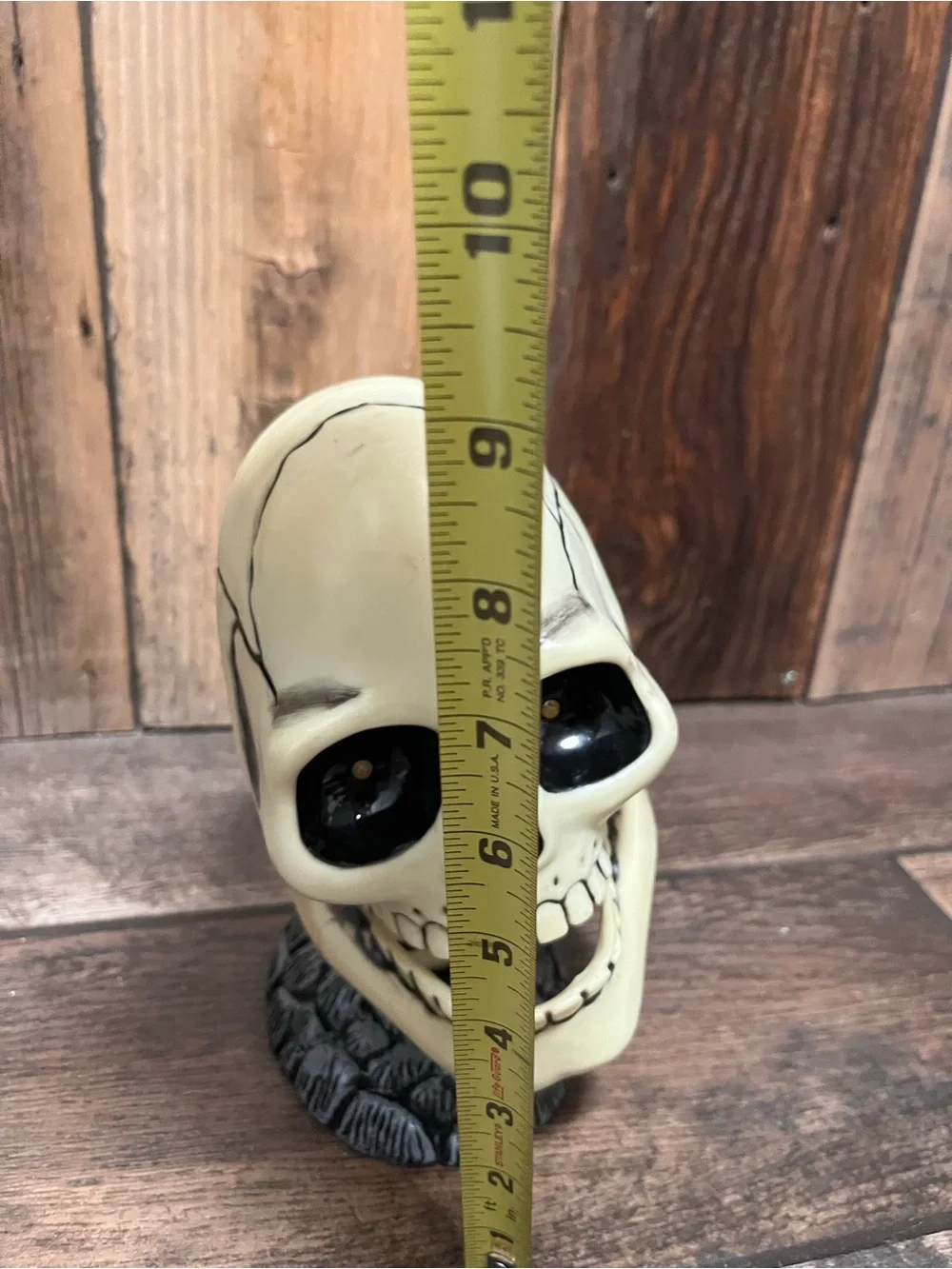 Animated talking skull. Halloween
